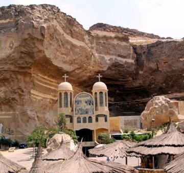 وفد إيطالي من “ملتقى ريميني” في القاهرة ويزور أماكن رحلة العائلة المقدسة