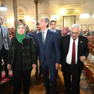 وزيرا الاتصالات والتضامن الاجتماعي خلال زيارتهما للجمعية الجغرافية المصرية