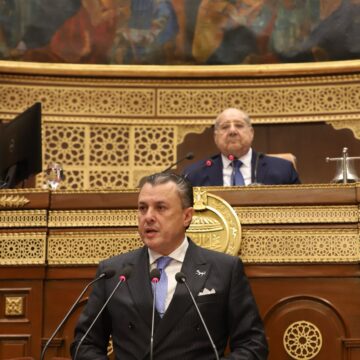 وزير السياحة والآثار يشارك بالجلسة العامة لمجلس الشيوخ