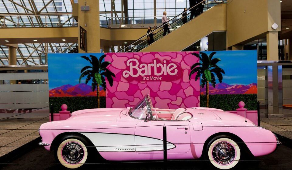 KVYQG34NXRMSXKU57X7A24UTJE أفلام بلوك باستر “باربي” و”أوبنهايمر” مرة أخرى يوم السبت